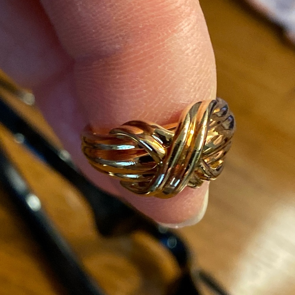 18 K Tiffany yellow gold Tiffany signature ring